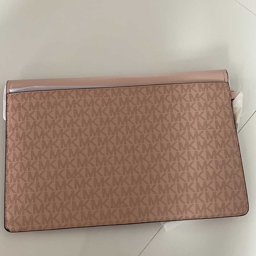 Michael Kors Clutch: Pale Pink - Picture 4 of 5
